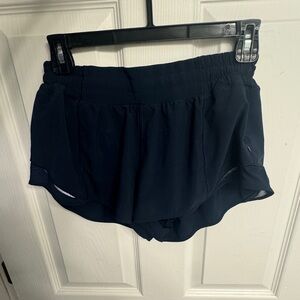 Lululemon short, size 6, lightly worn, Navy